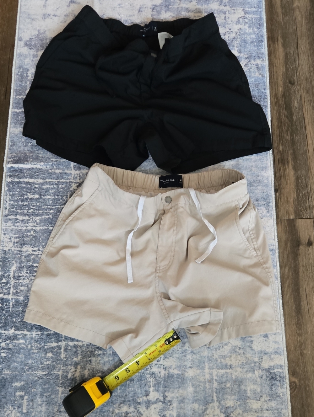 2 Abercrombie Men's Lined Casual Stretch Shorts Med. GUC